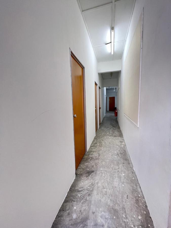 Jiaxin Dormitory - Puteri Wangsa 家馨旅舍 Ulu Tiram Ngoại thất bức ảnh