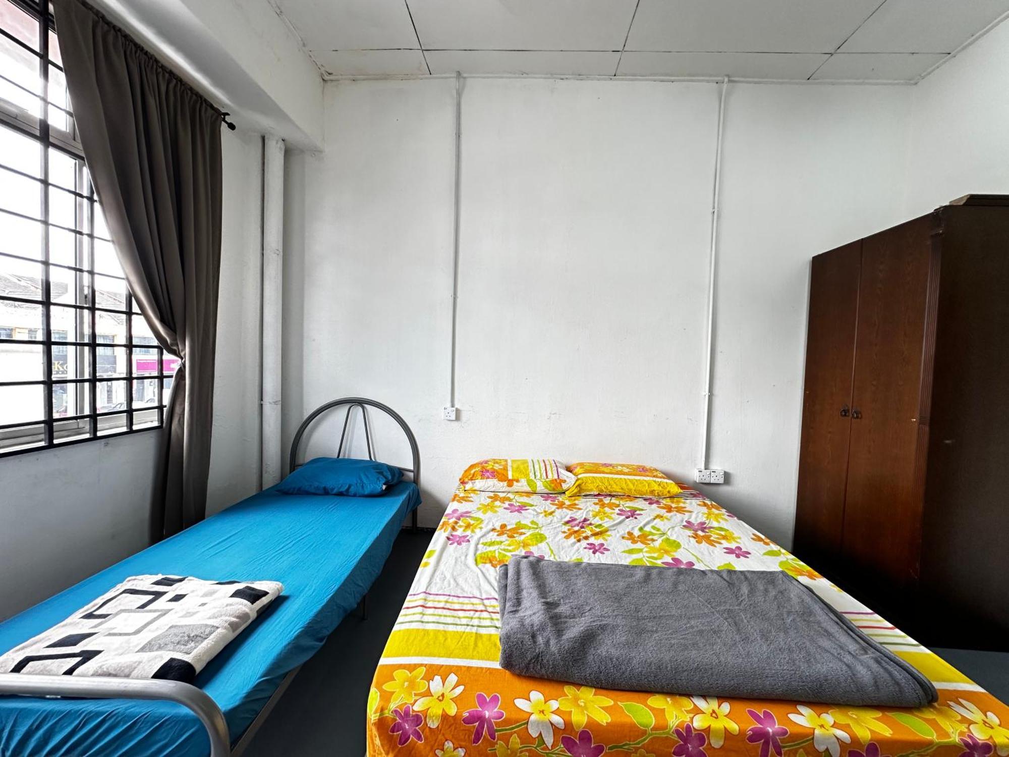 Jiaxin Dormitory - Puteri Wangsa 家馨旅舍 Ulu Tiram Ngoại thất bức ảnh