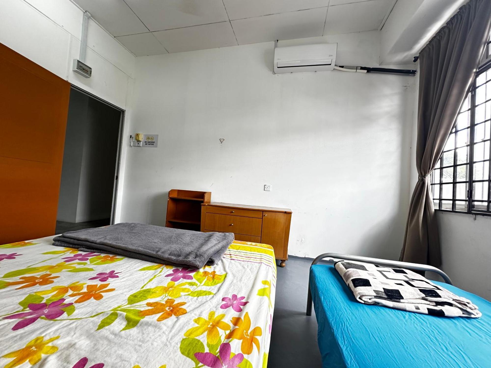 Jiaxin Dormitory - Puteri Wangsa 家馨旅舍 Ulu Tiram Ngoại thất bức ảnh