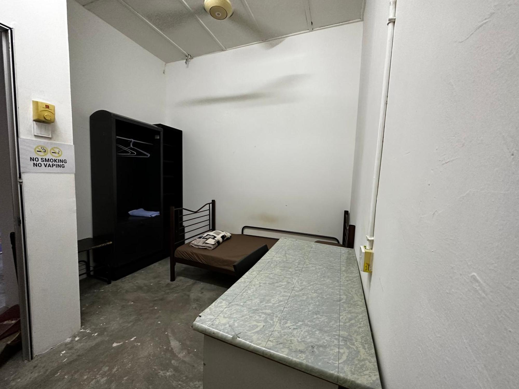 Jiaxin Dormitory - Puteri Wangsa 家馨旅舍 Ulu Tiram Ngoại thất bức ảnh