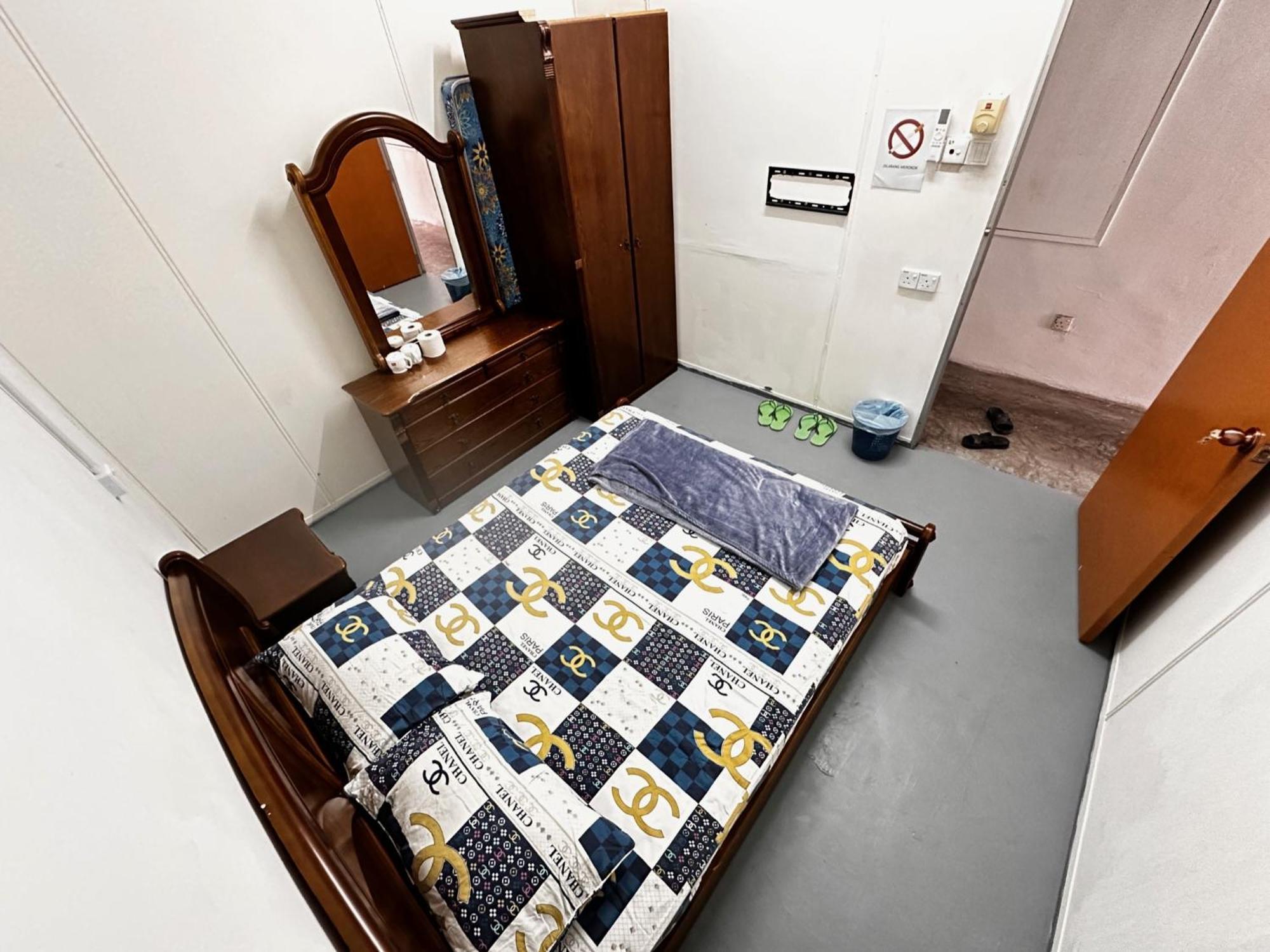 Jiaxin Dormitory - Puteri Wangsa 家馨旅舍 Ulu Tiram Ngoại thất bức ảnh