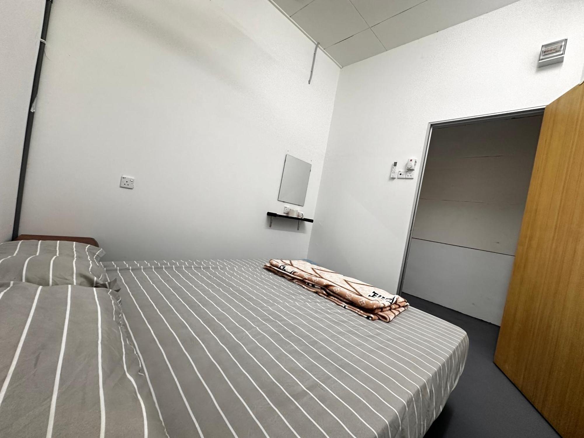 Jiaxin Dormitory - Puteri Wangsa 家馨旅舍 Ulu Tiram Ngoại thất bức ảnh