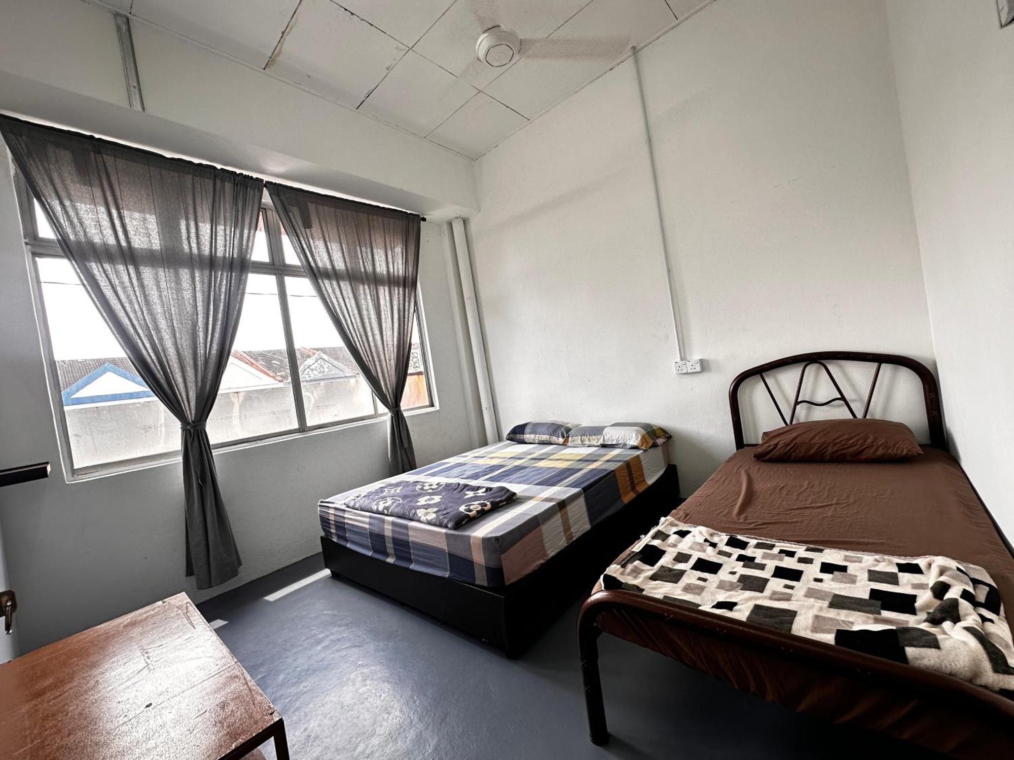 Jiaxin Dormitory - Puteri Wangsa 家馨旅舍 Ulu Tiram Ngoại thất bức ảnh