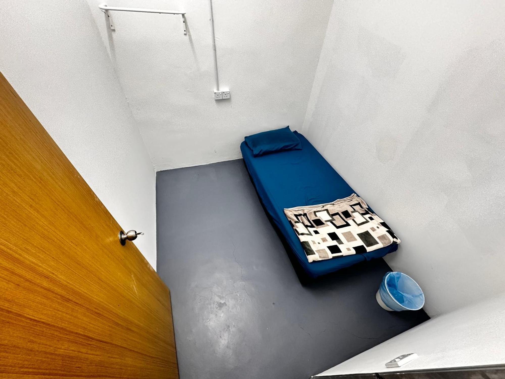 Jiaxin Dormitory - Puteri Wangsa 家馨旅舍 Ulu Tiram Ngoại thất bức ảnh
