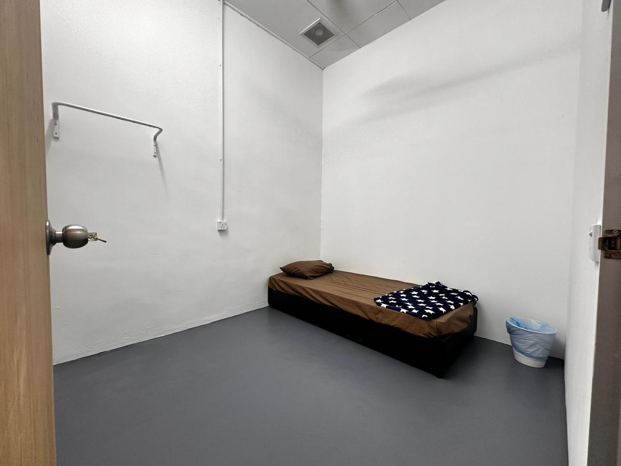Jiaxin Dormitory - Puteri Wangsa 家馨旅舍 Ulu Tiram Ngoại thất bức ảnh