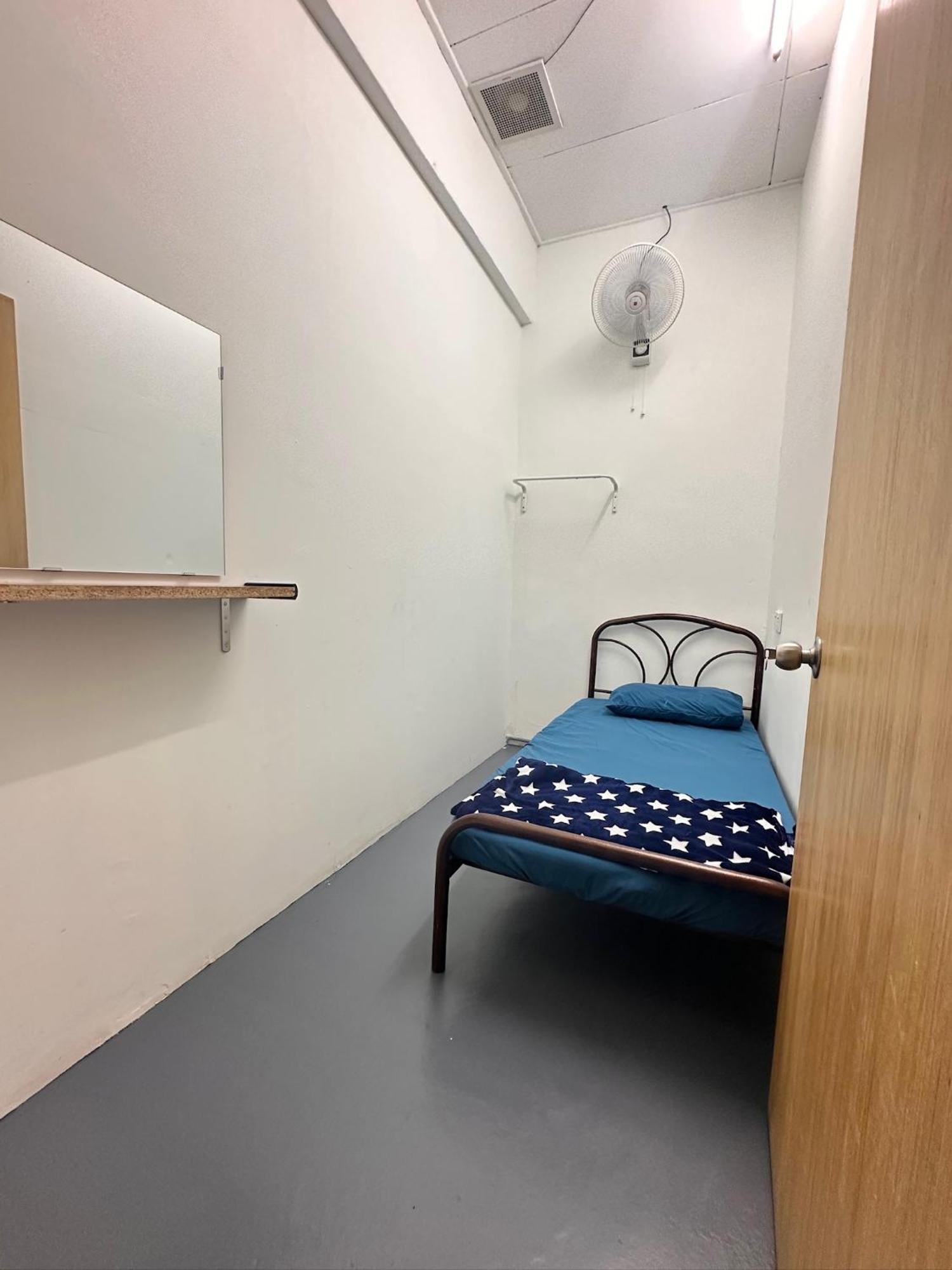 Jiaxin Dormitory - Puteri Wangsa 家馨旅舍 Ulu Tiram Ngoại thất bức ảnh